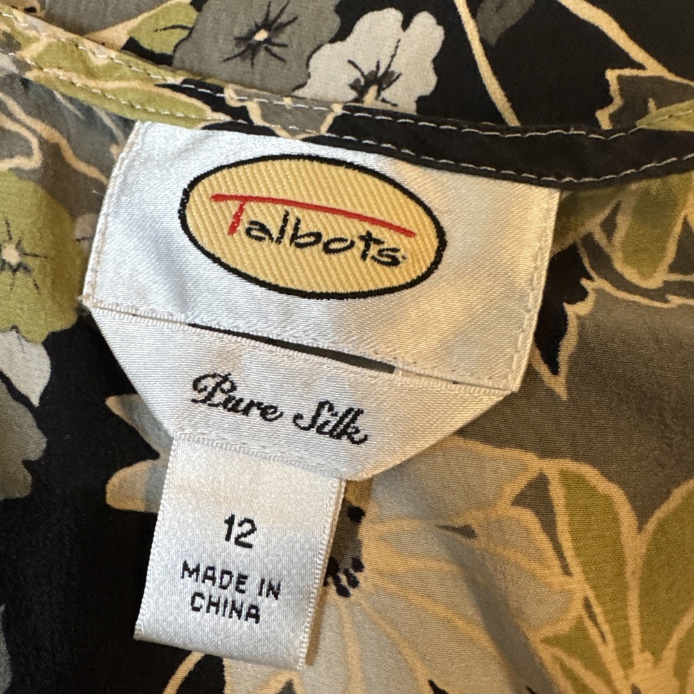 Talbots Pure Silk Gray Green Floral Shirt Sz 12 V-Neck Short Sleeve Lightweight - Picture 5 of 7